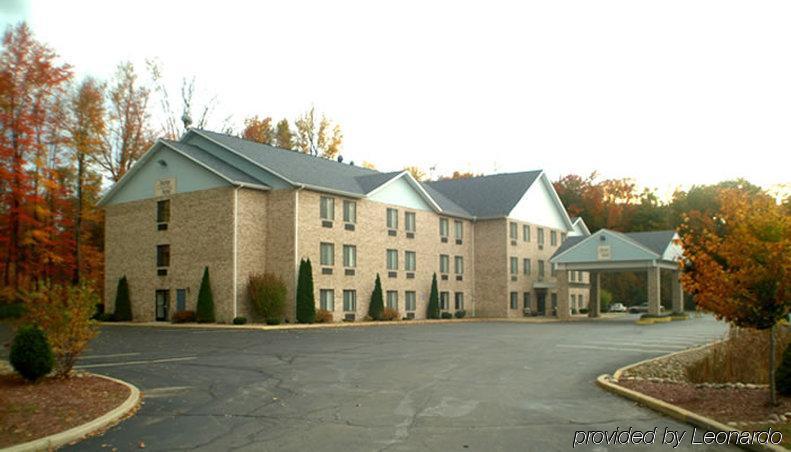 Baymont By Wyndham New Buffalo Extérieur photo